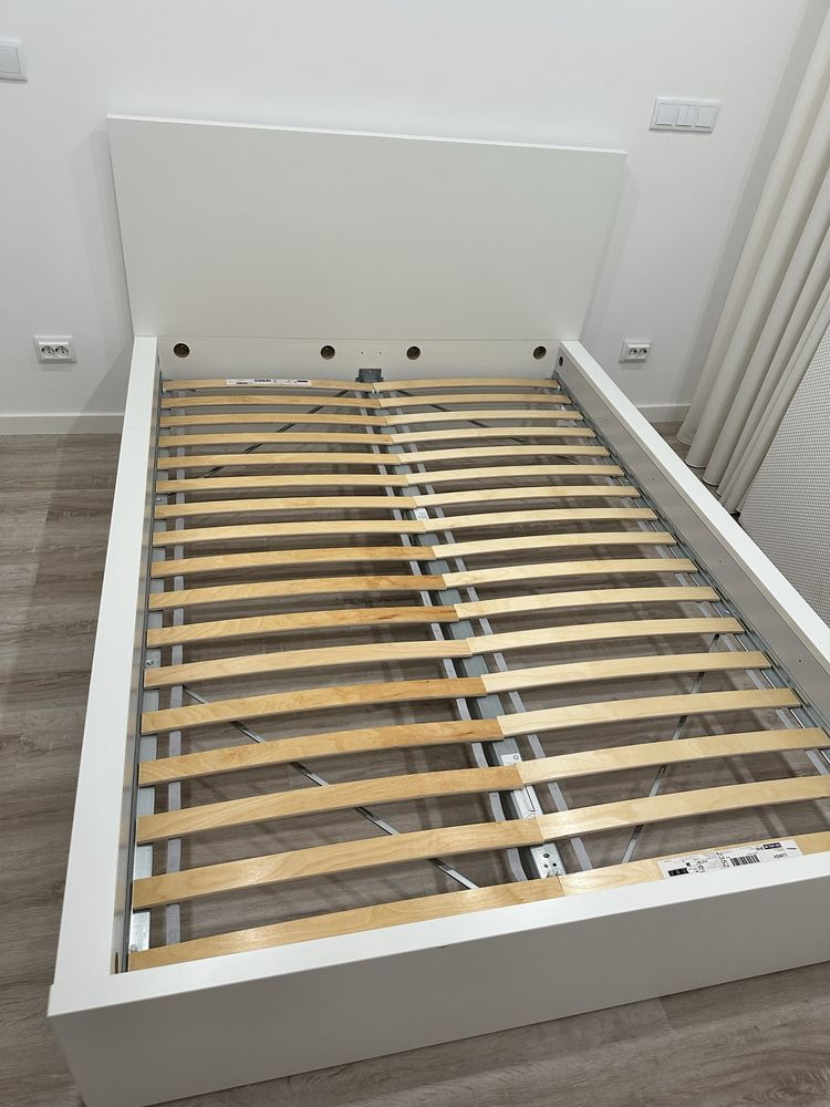 Cama Ikea Malm com estrado e colchao 200x140cm
