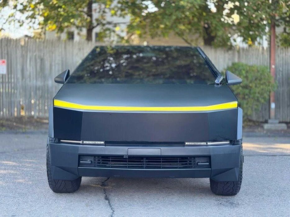 Tesla Cybertruck Cyberbeast Crew Cab      2024