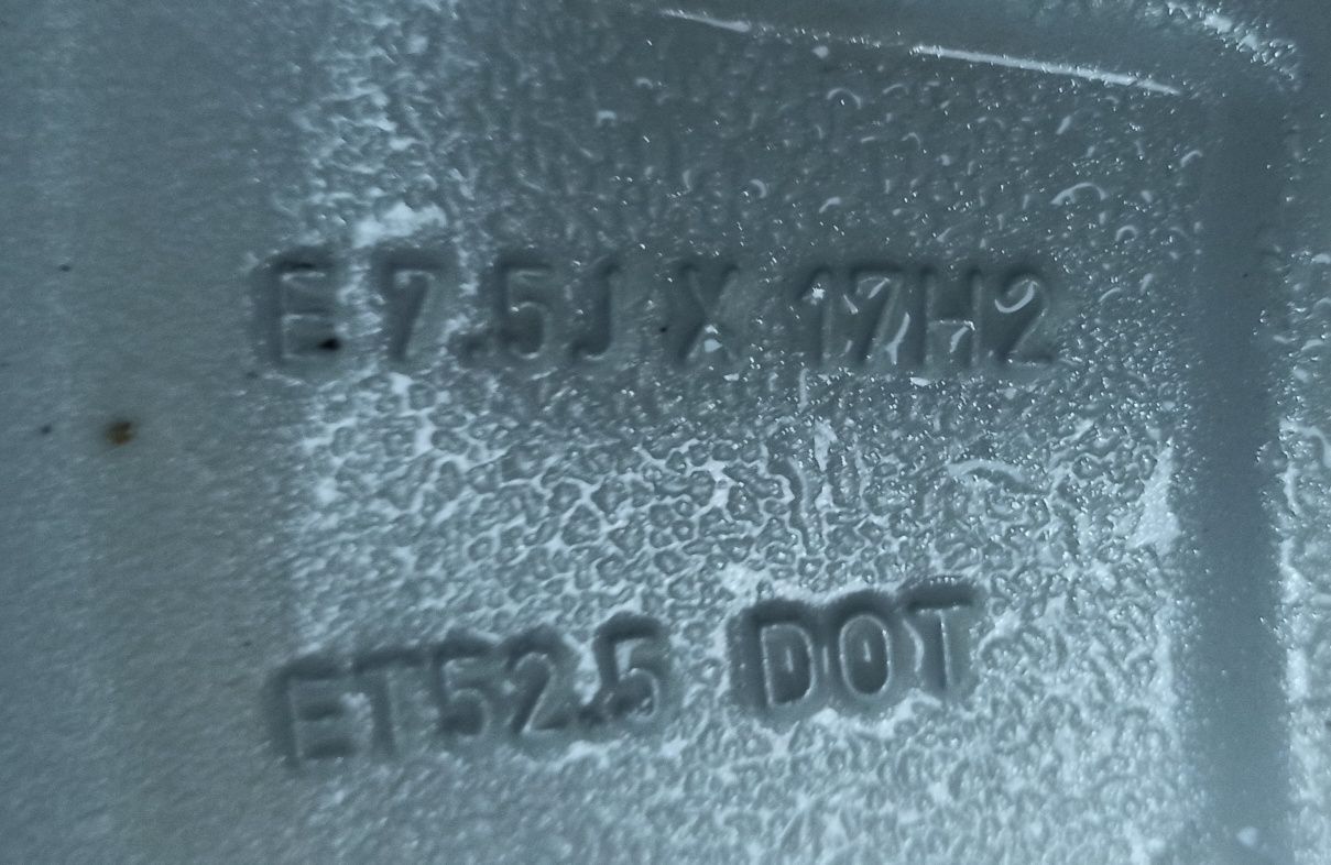 Felgi opony zima Ford Kuga S-Max  235/55R17 7,5Jx17 ET52,5 5x108