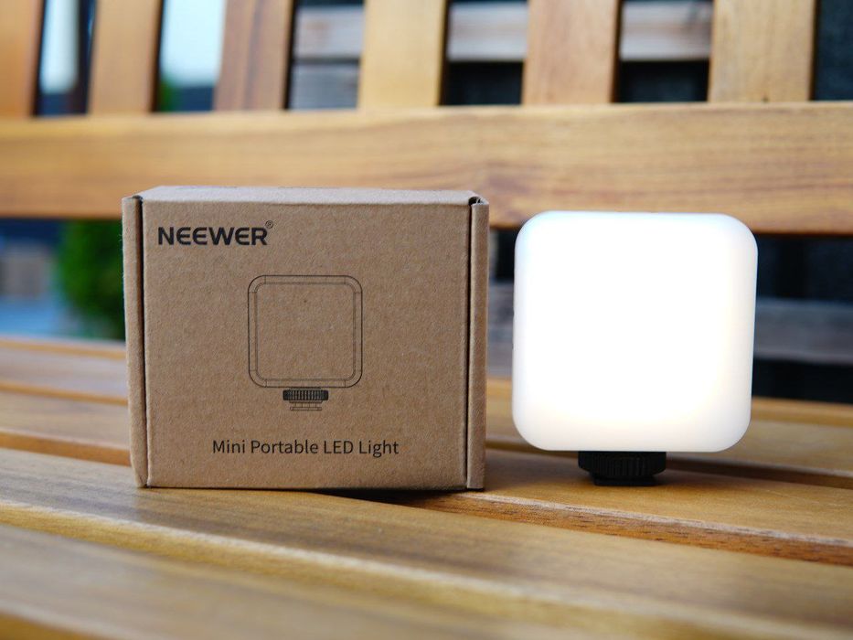 Цветной RGB-видеосвет для камер на магните Neewer Mini Portable LED Li