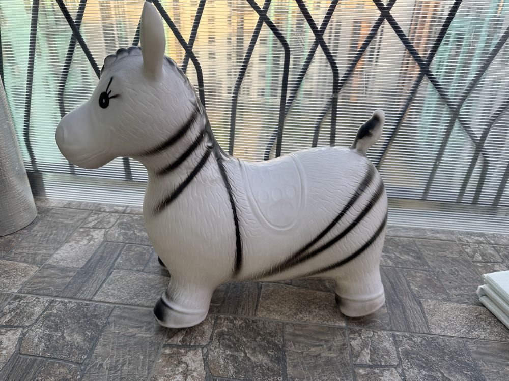 Пригун, скакун дитячий