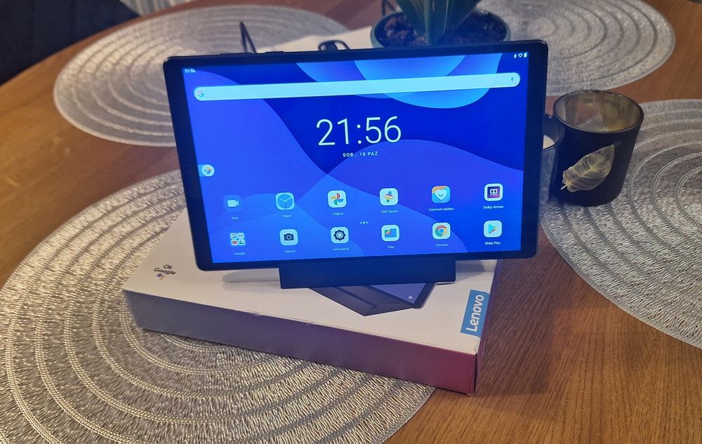Tablet Lenovo Tab M10 FHD Plus 2/32GB Srebrny + podstawka ładująca