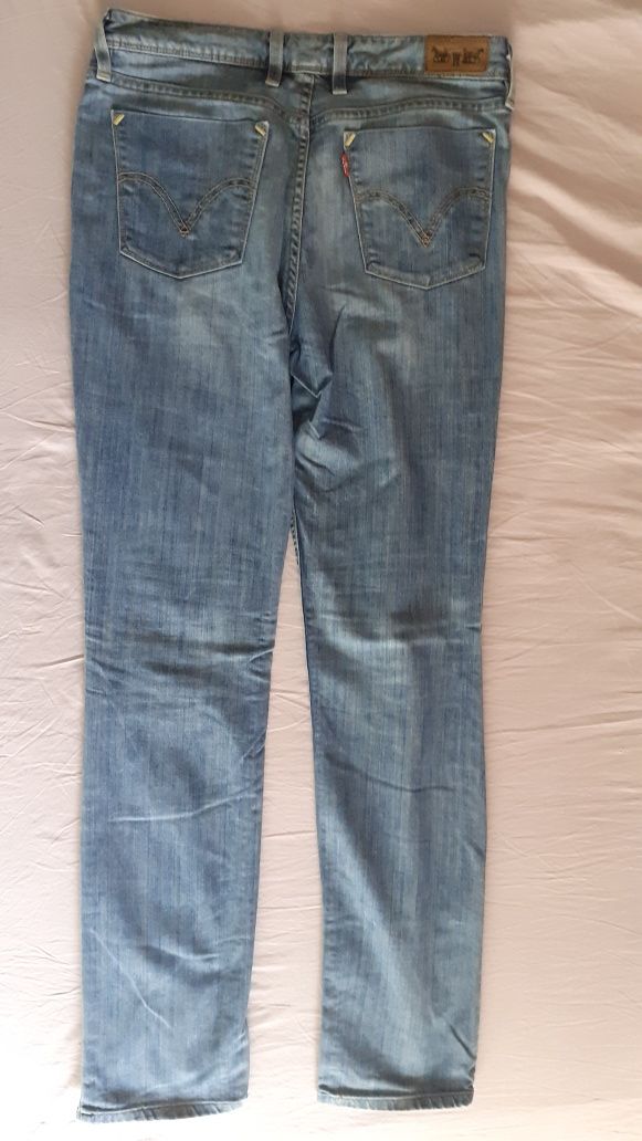 LEVIS slim fit 628