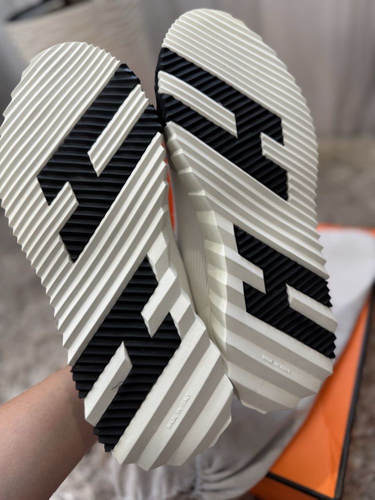 Кроссовки Hermes 26 см