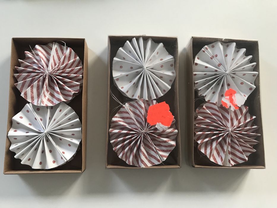 Małe rozetki ozdobne do powieszenia nowe