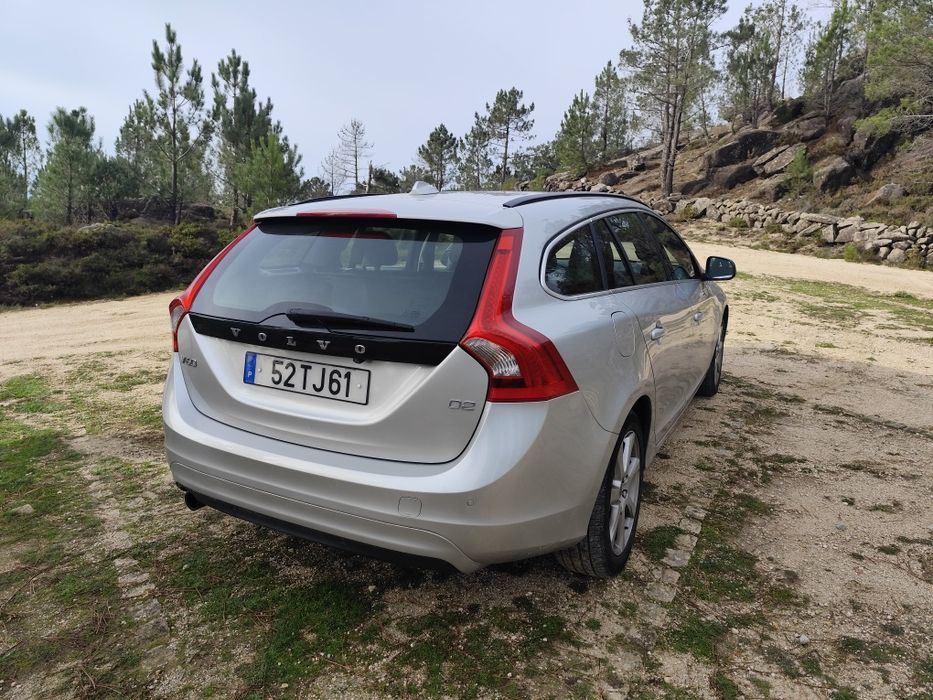 Volvo v60 2.0 D - 105000Km - Livro revisões - C/ garantia Contratada