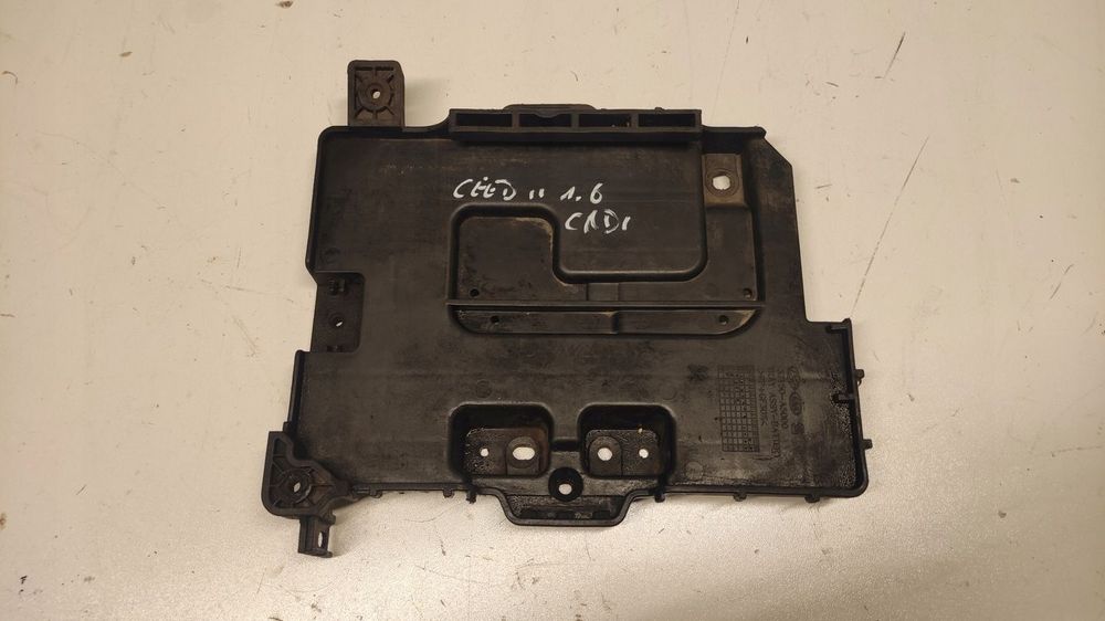 PODSTAWA AKUMULATORA KIA CEED II 1.4 1.6 CRDI 37150-A5000 12-17