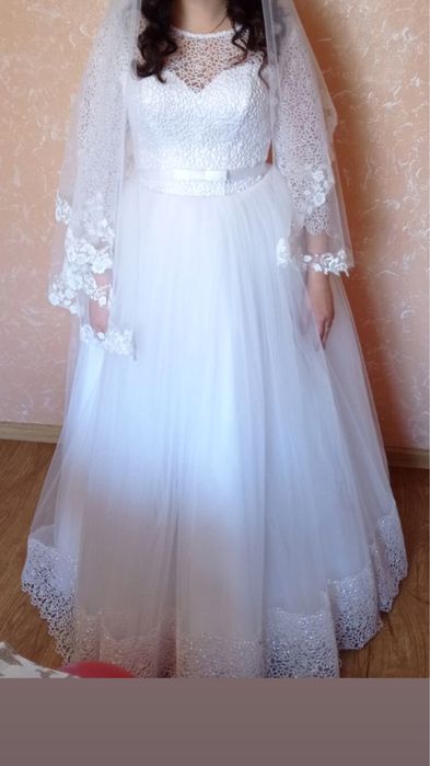 Весільна сукня