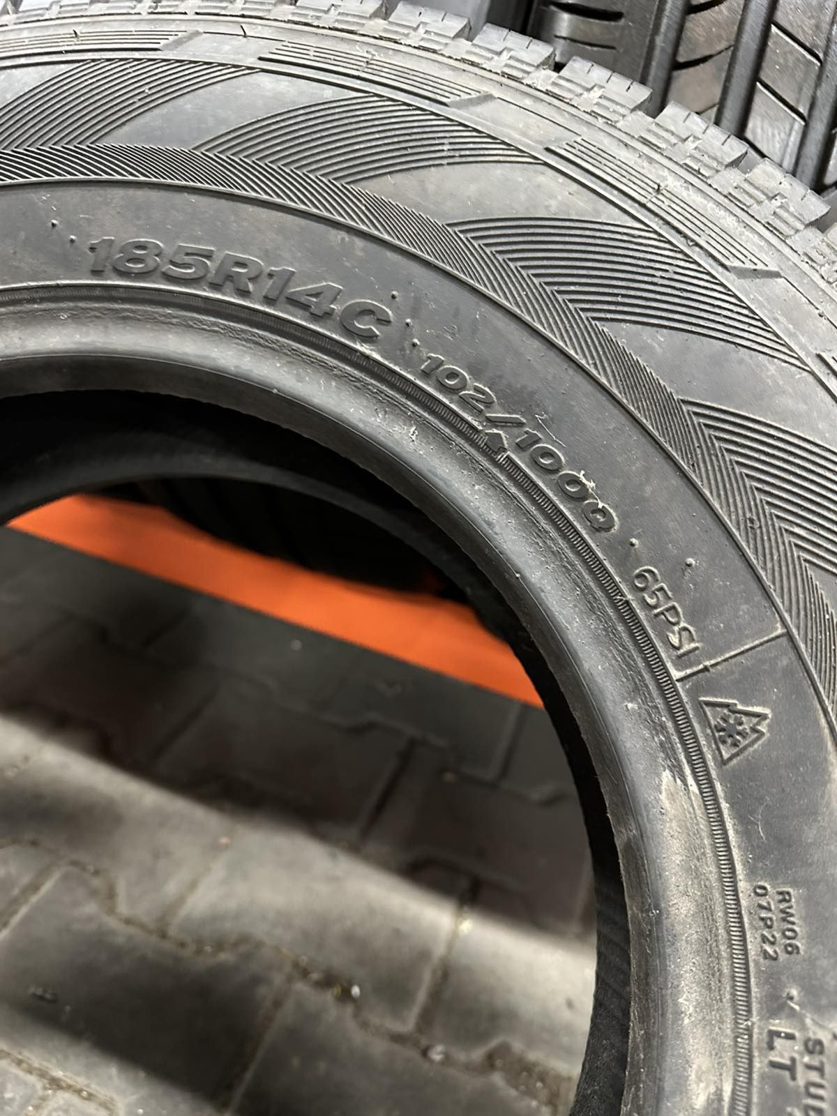 Шини Резина Зима 185R14c 102/100Q Hankook Winter RW06