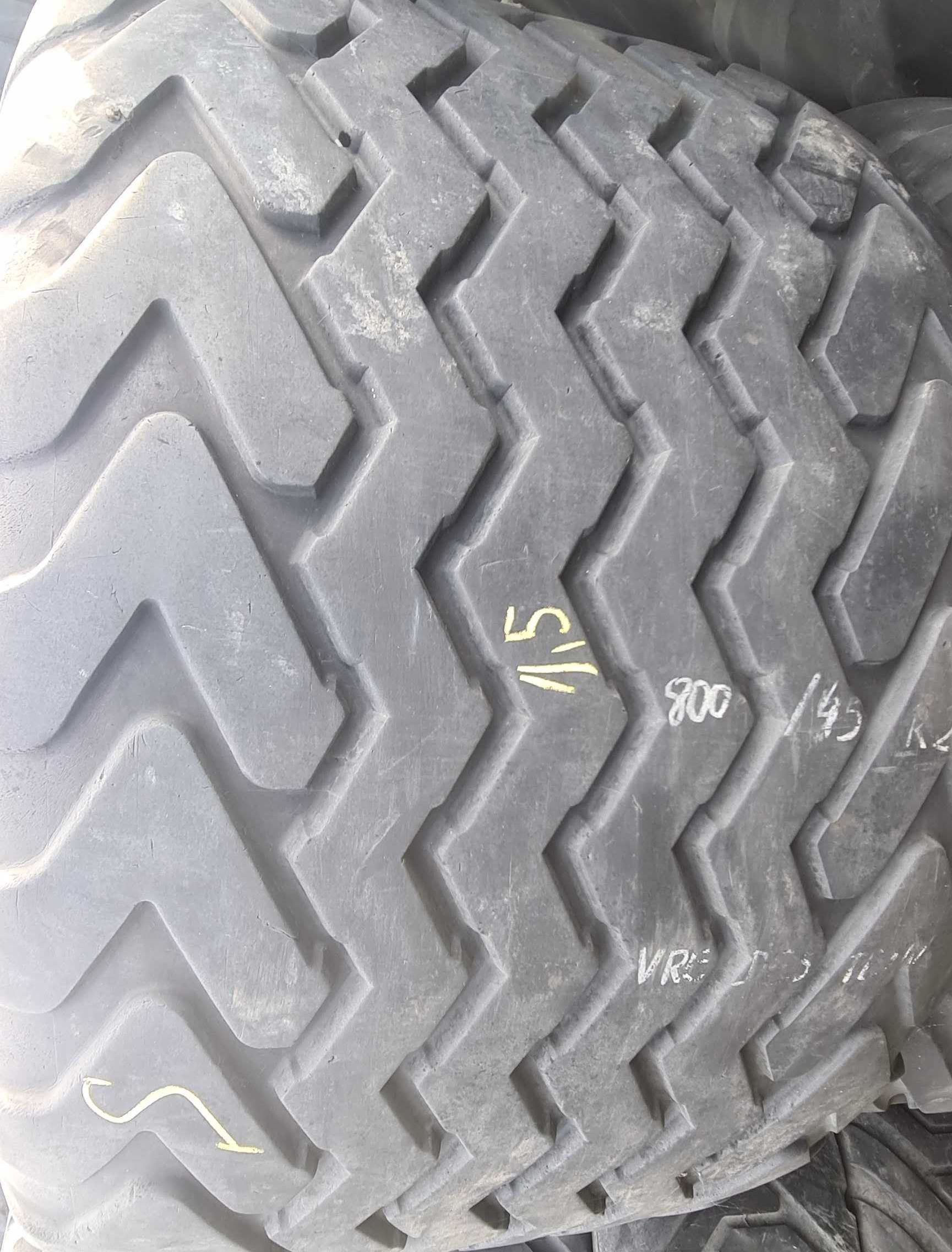 Opony przemysłowe 800/45R26.5 Vredestein *S