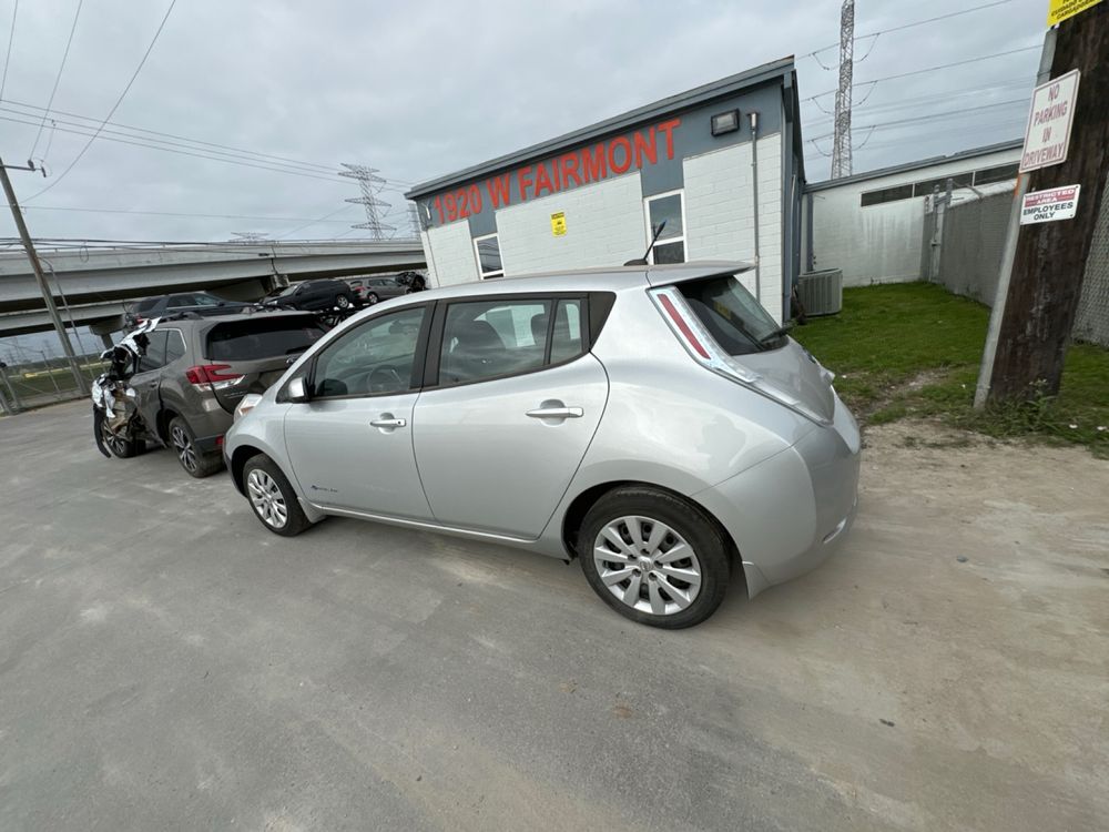 Nissan leaf 2013