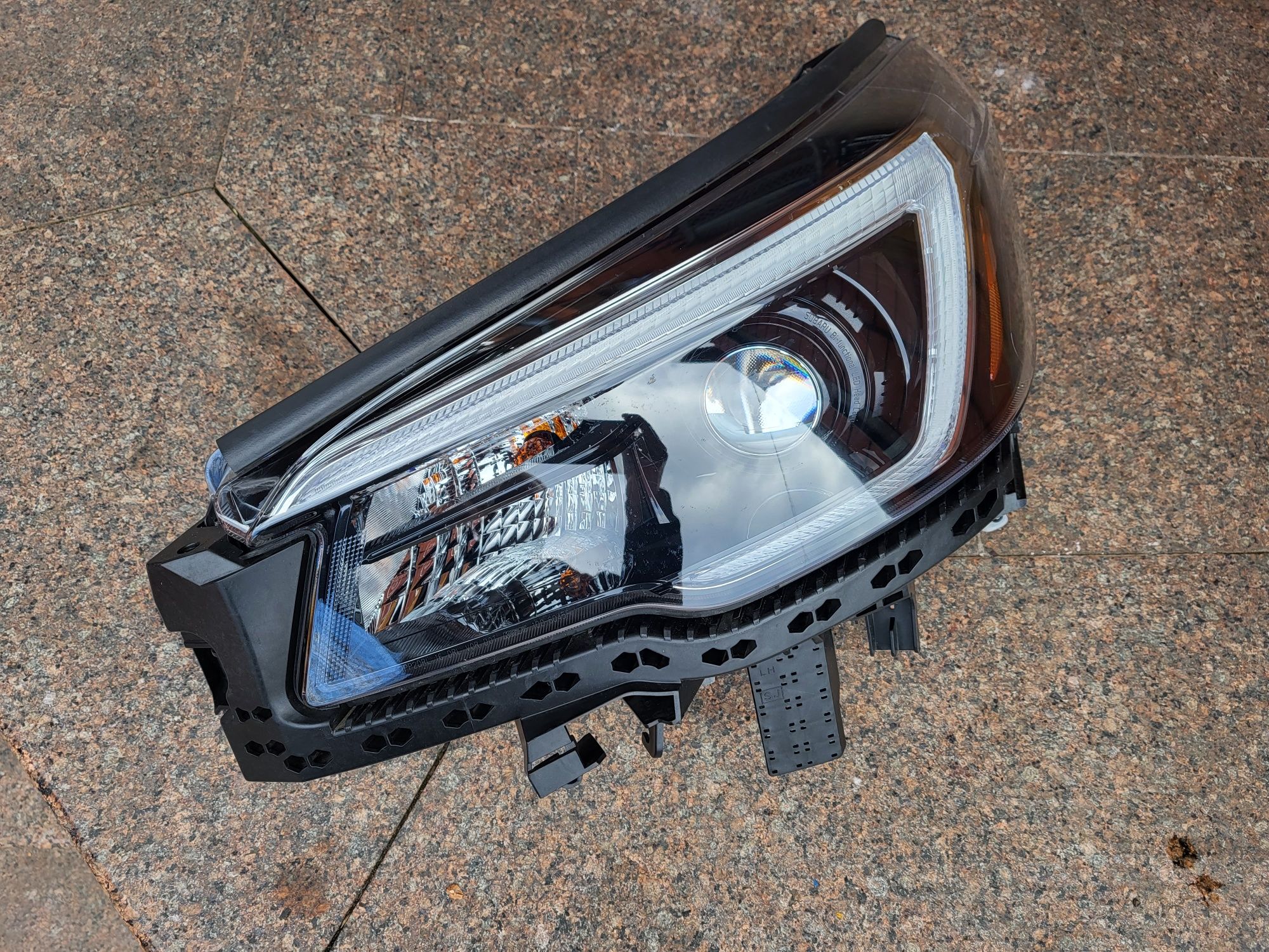 Фара ліва адаптивна з AFS Subaru Forester SK S14 2021-2022