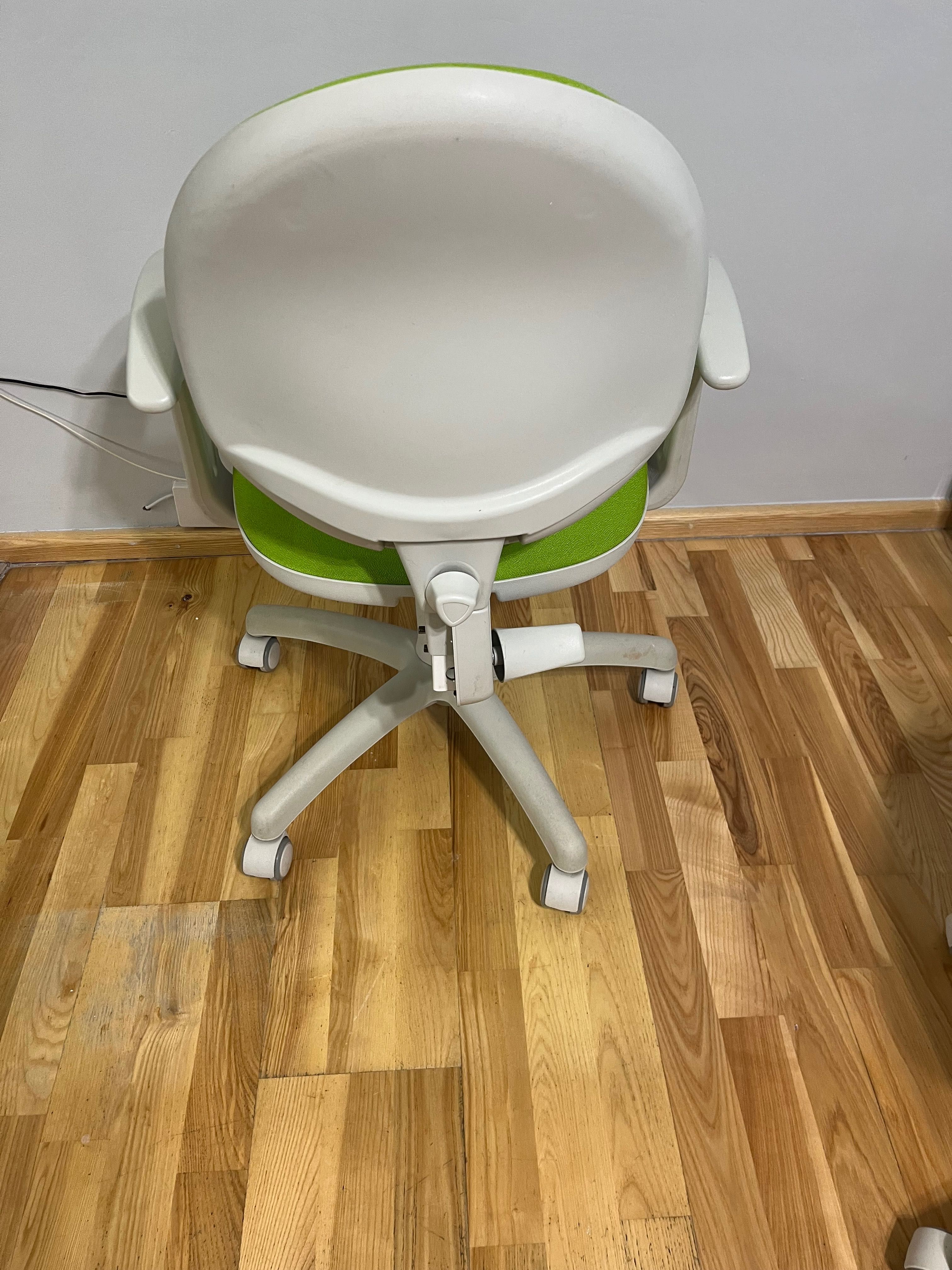 Fotel obrotowy do biurka stan dobry