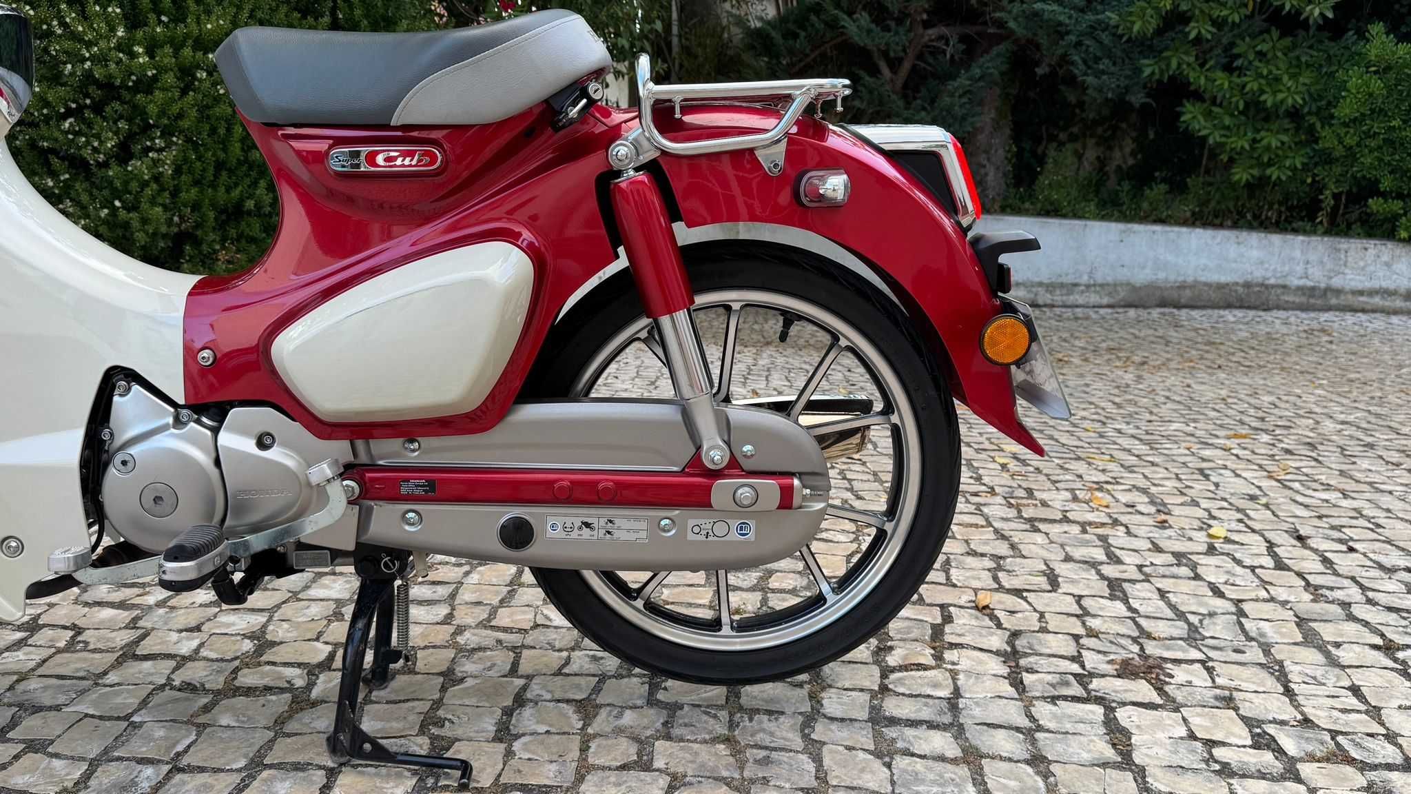 Honda Super Cub 125 com apenas 3700 km