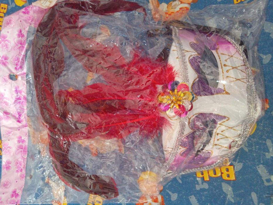 Маска карнавальна. Нова