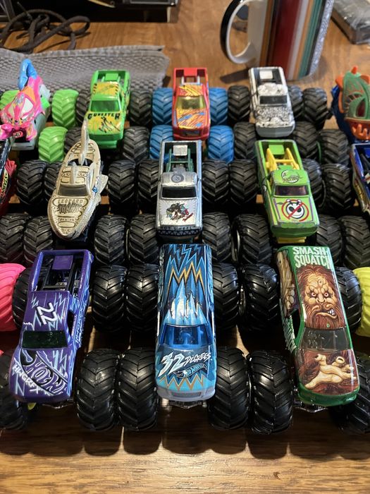 Monster Truck Hotwheels 30 unid. + 1 oferta