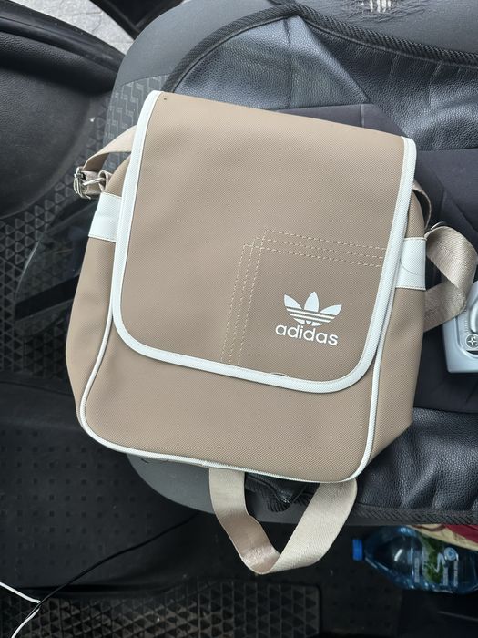Listonoszka Adidas nowa 30/30cm