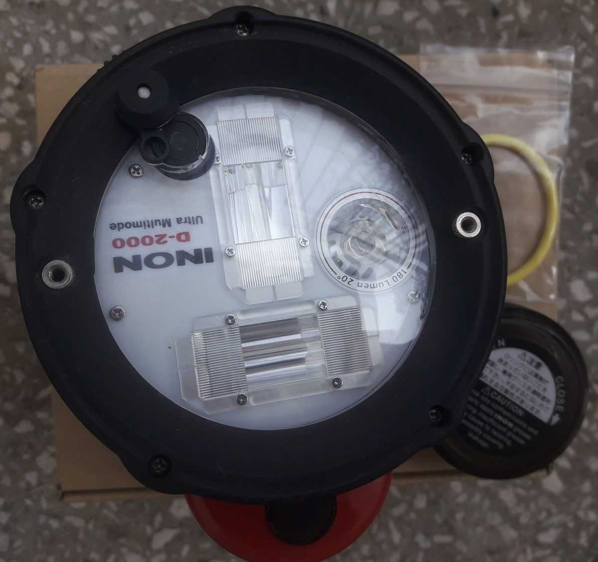 Podwodna lampa błyskowa INON D-2000 typ 4
