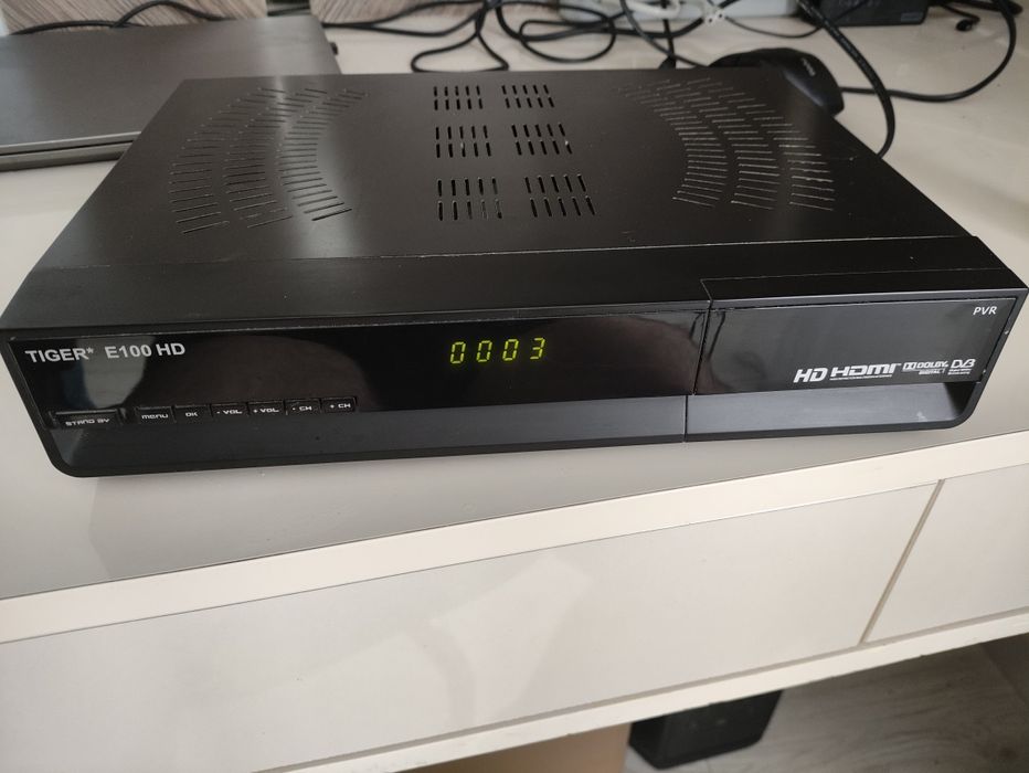 Супутниковий тюнер Tiger E100 HD