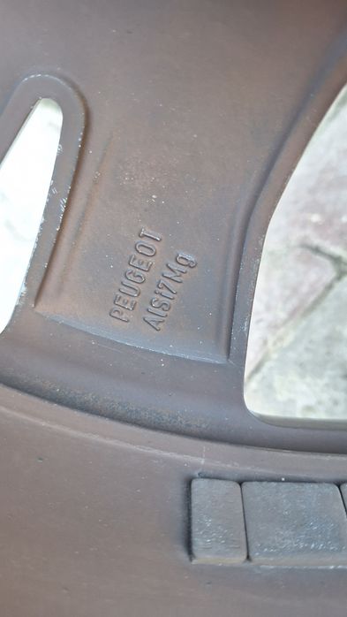 Felga Peugeot 208  2008   4x100   17" et20