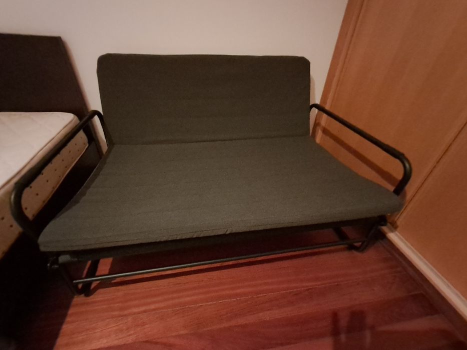 Sofá cama  funcional IKEA