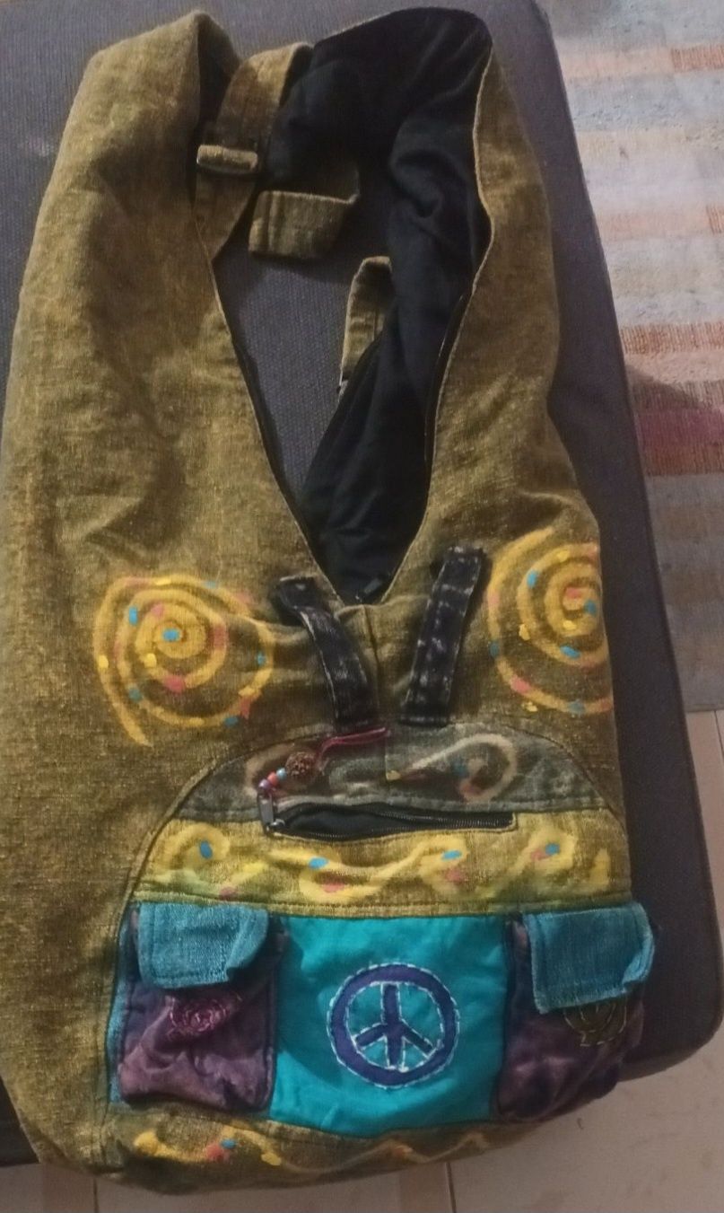 Mochilas variadas 3€ cada mais disponiveis em armazem