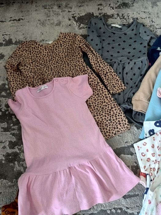 Zestaw ubrań dla dziewczynki 86