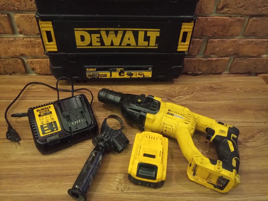 DeWalt DCH 133  młotowiertarka Aku 5ah  zestaw