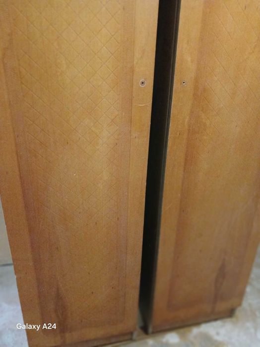 Шкаф з двох частин, Б\В