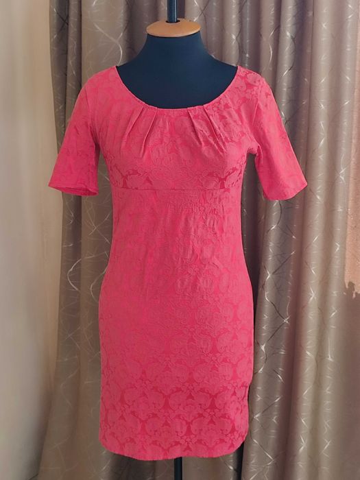 Сукня у гарному стані, розмір 44