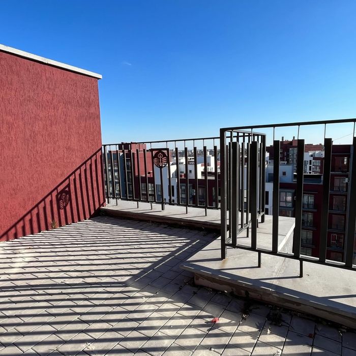 Центр видова квартира з терасою кухня студія