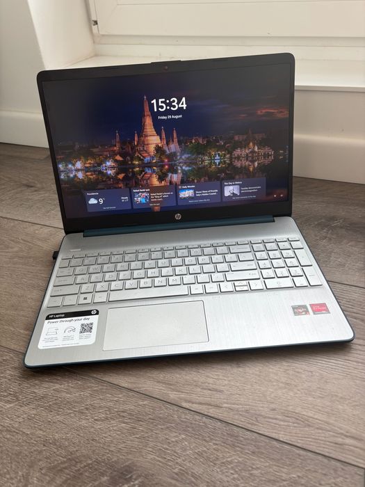 Laptop HP Model 15-ef27729wm