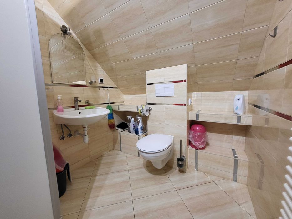 1. Mieszkania, apartamenty, pokoje, kwatery, noclegi pracownicze