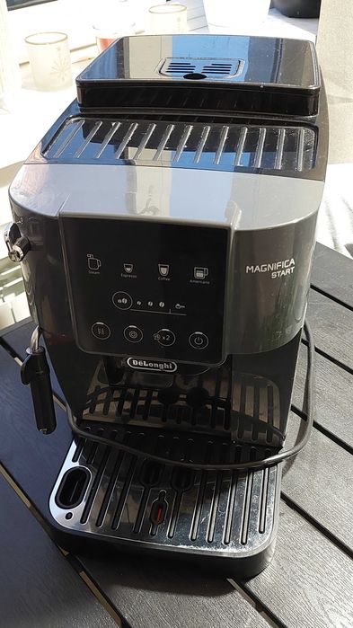 Automatyczny ekspres ciśnieniowy De'Longhi ECAM220.22.GB 1450 W