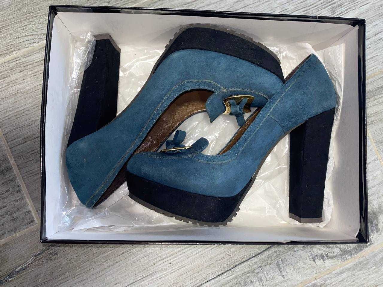 Оригінальні туфлі жіночі бірюзові roccobarocco замшеві 38 р