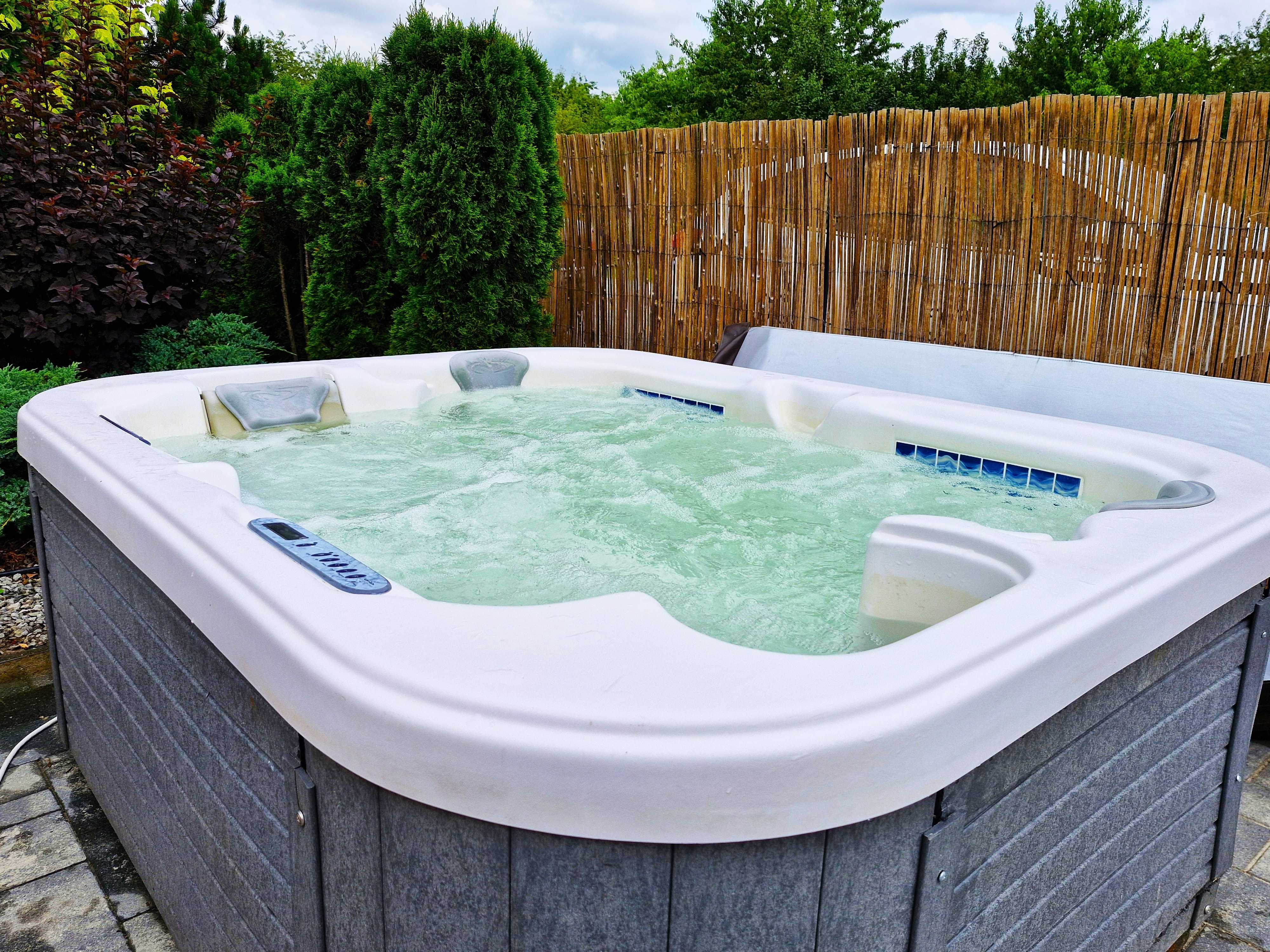 Jacuzzi 3-os, SPA, wanna z hydromasażem, Wrocław
