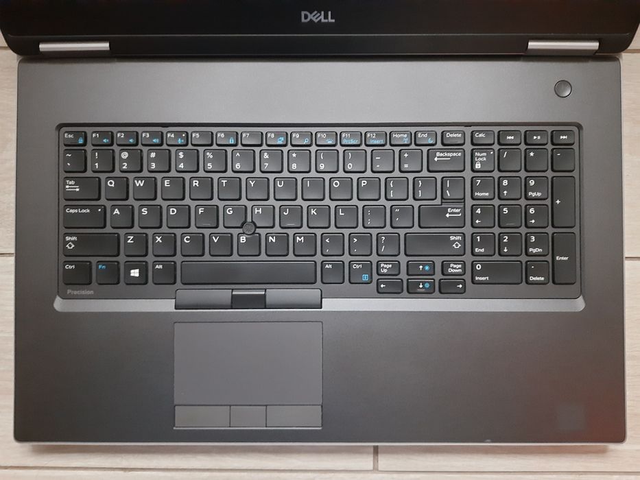 Dell 7740 IPS i7-9750h, 16-32 Gb, 512 SSD, RTX 3000 6 Gb