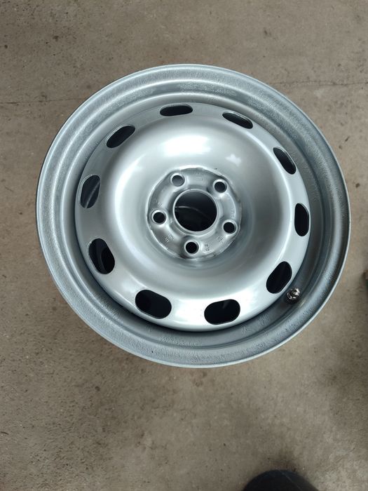 Диски автомобільні радіус 14 на гольф 4
