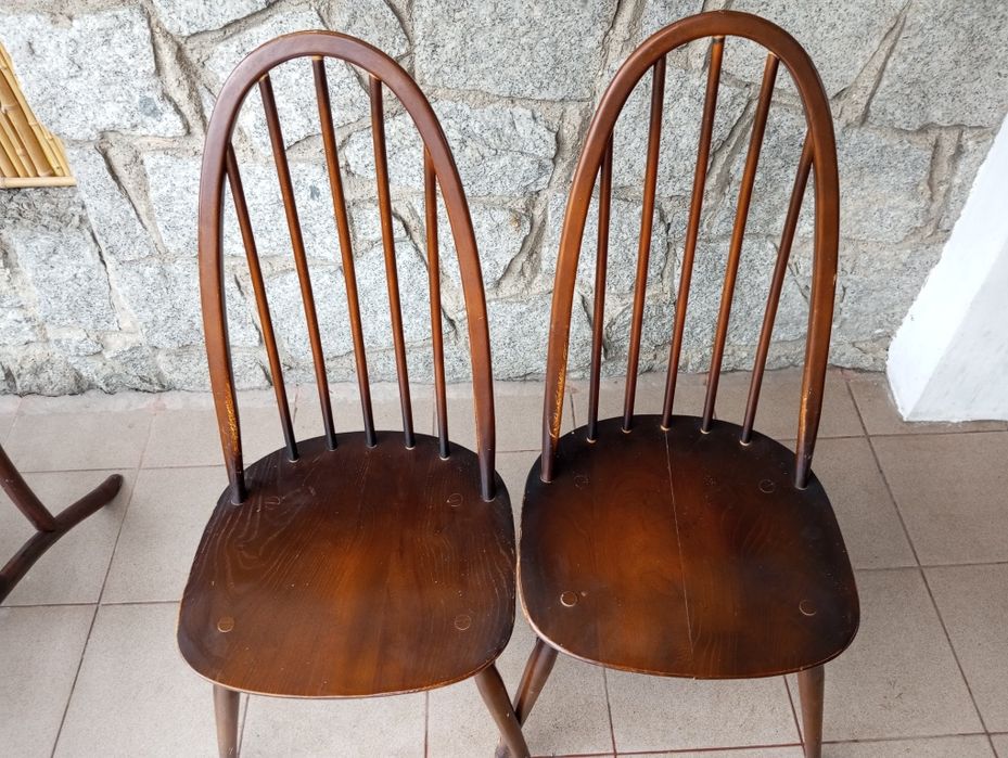 Krzesła, dwie sztuki