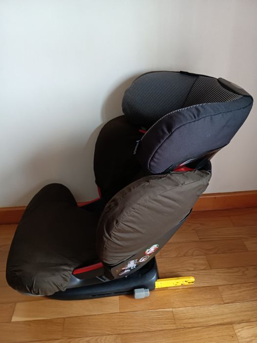 Cadeira BebeConfort (Grupo 2/3) com Isofix