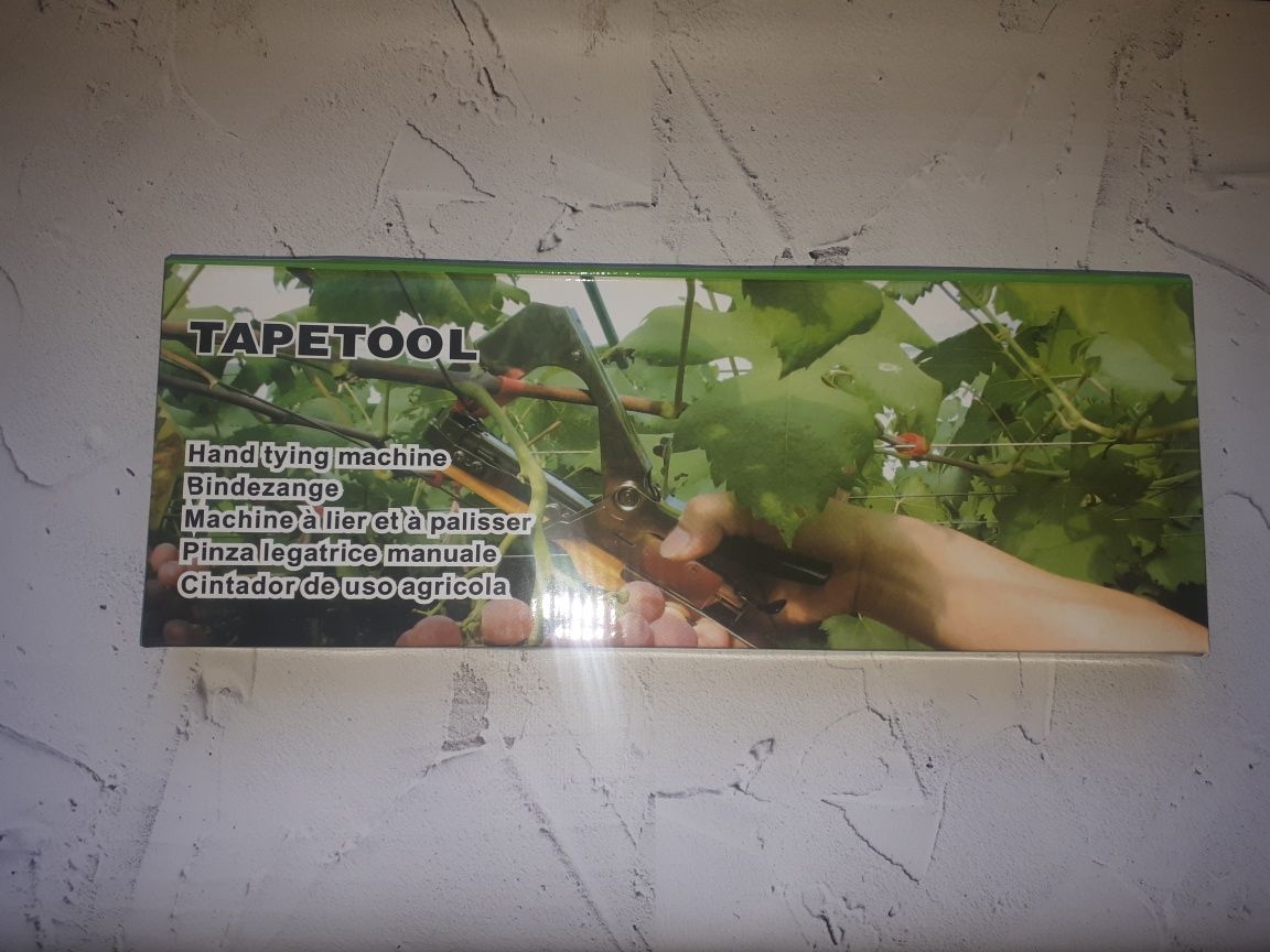 Садовий степлер тапенер з антикорозійним покриттям 10 стрічок та скоби