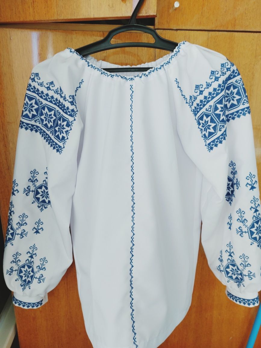 Продається вишиванка