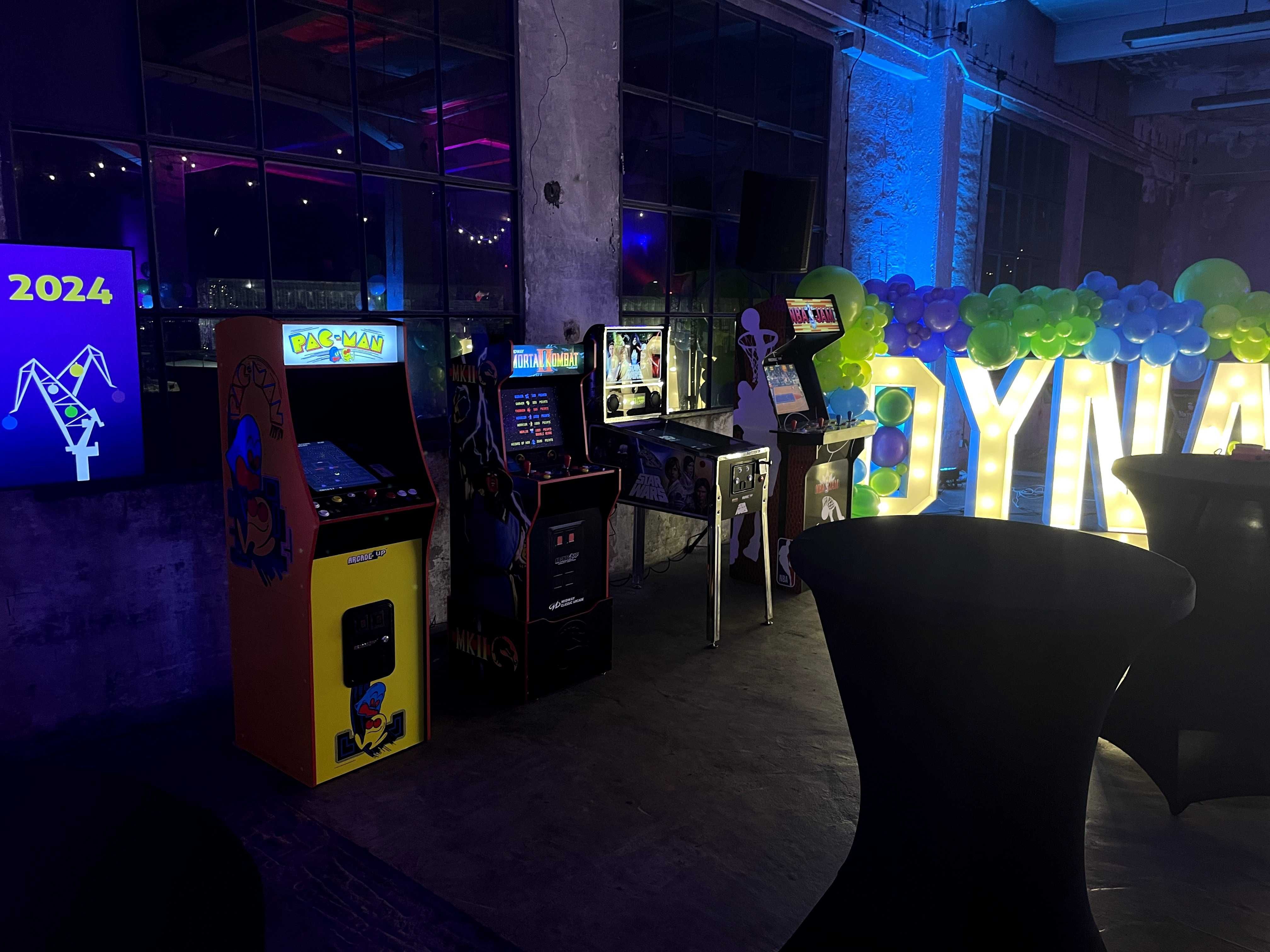 Automaty Retro, Arcade konsole do gier, Flipper wynajem na event