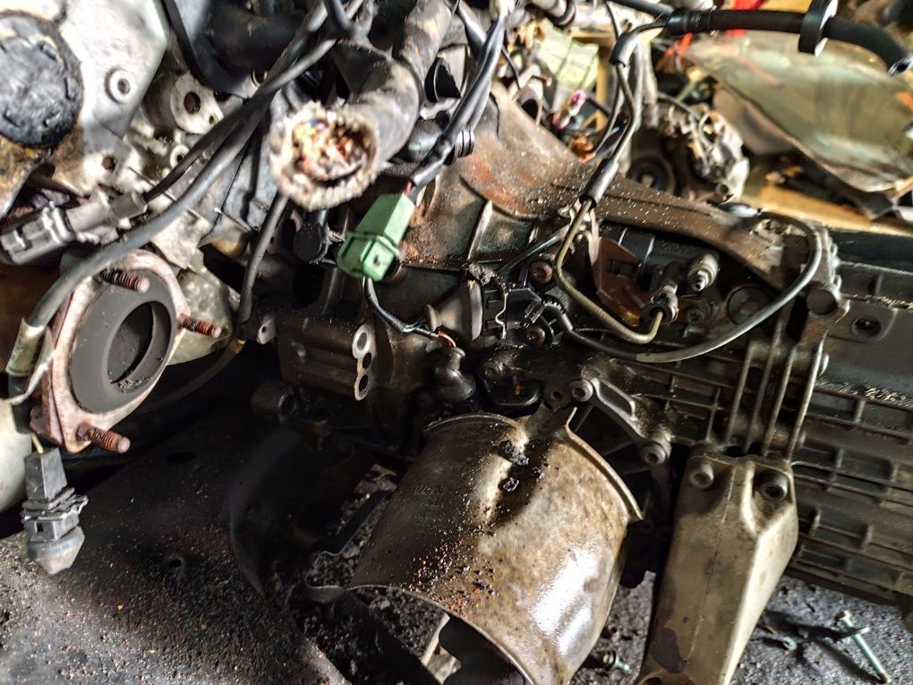 VW Passat B5 Audi A4 B5 2.8 V6 zawieszenie przód zwrotnica Mcpherson