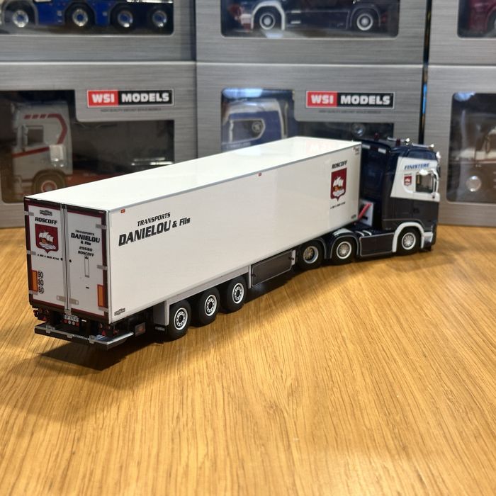 Model 1:50 WSI Scania S Highline 6x2 + naczepa