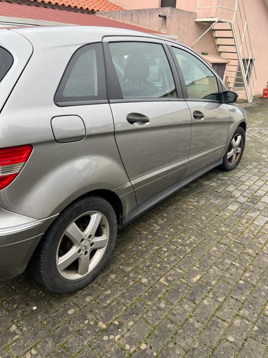 Mercedes b 180 motor 2000cm 4 pneus novos e revisao oleo filtro feitos