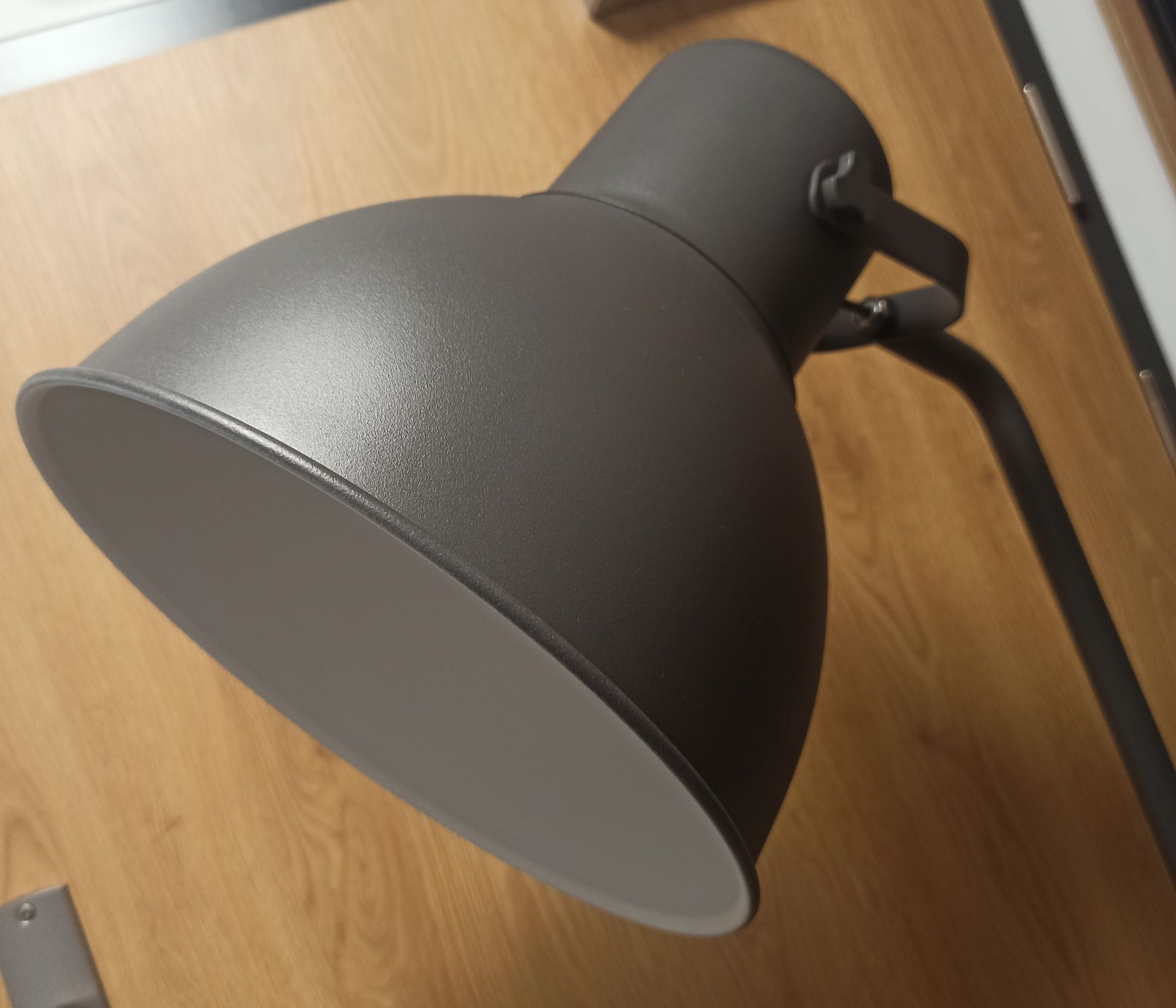 Lampa podłogowa hektar