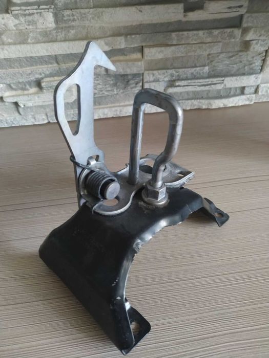 BMW X5 F15 X6 F16 Петля ригель капоту 7308076 ліва 7325992 права