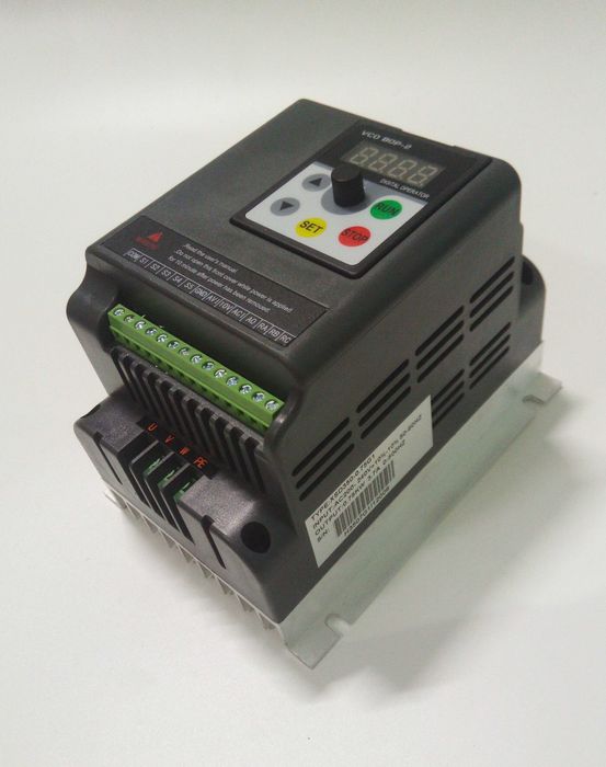 Частотник 3,0 кВт 220В. Преобразователь частотный