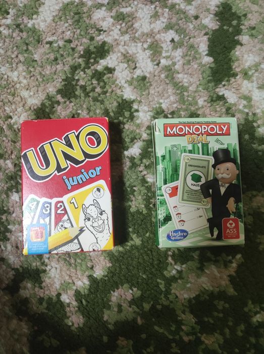 Настольные ,карточные игры Уно и монополия.